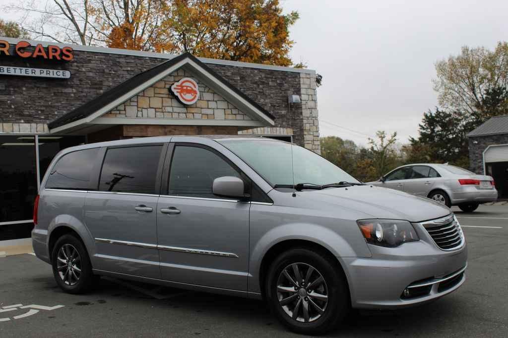 used 2015 Chrysler Town & Country car, priced at $10,790