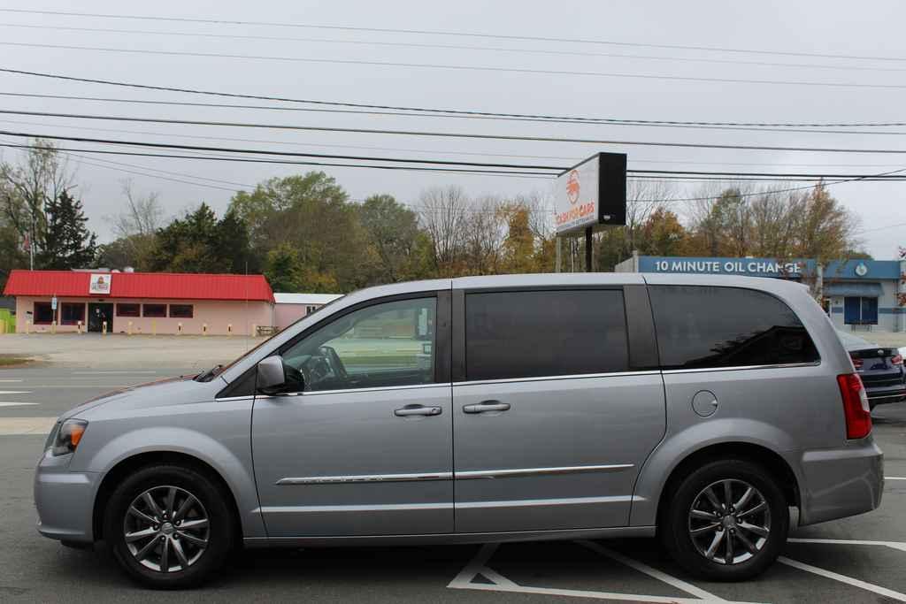 used 2015 Chrysler Town & Country car, priced at $10,790