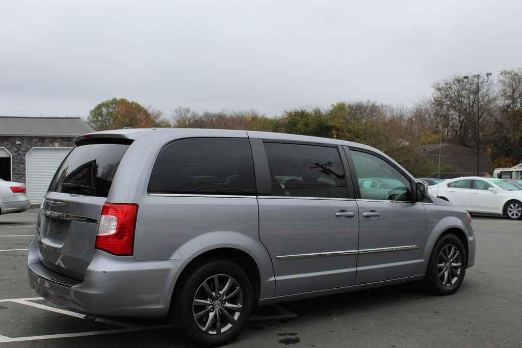 used 2015 Chrysler Town & Country car, priced at $10,790