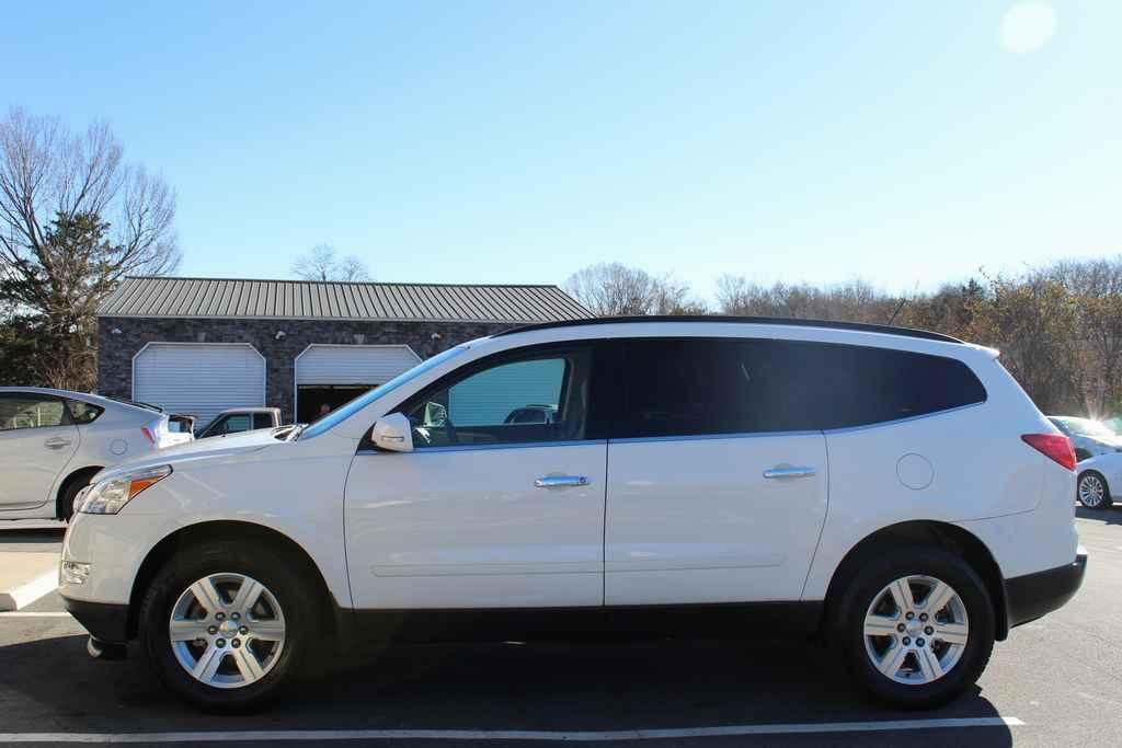 used 2011 Chevrolet Traverse car, priced at $10,990