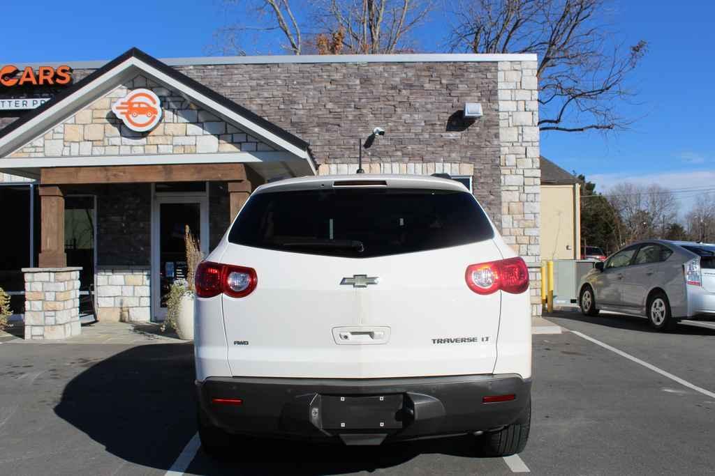 used 2011 Chevrolet Traverse car, priced at $10,990