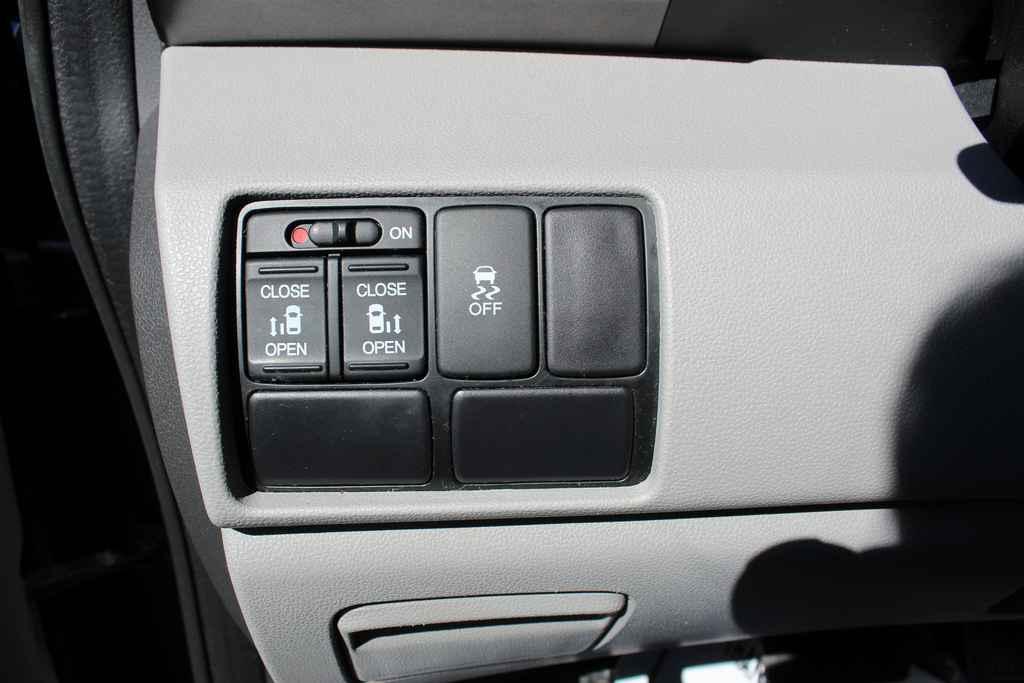 used 2017 Honda Odyssey car, priced at $13,990