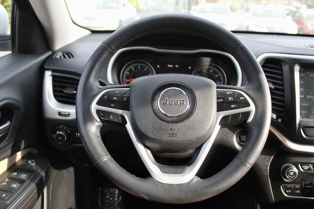 used 2015 Jeep Cherokee car, priced at $13,990