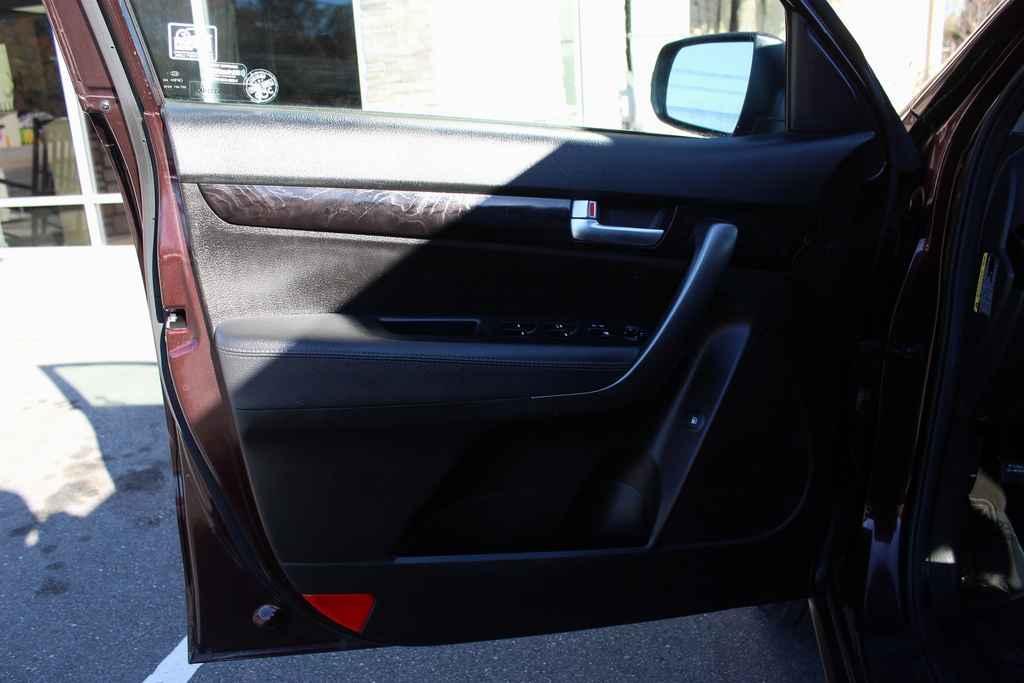 used 2014 Kia Sorento car, priced at $7,990