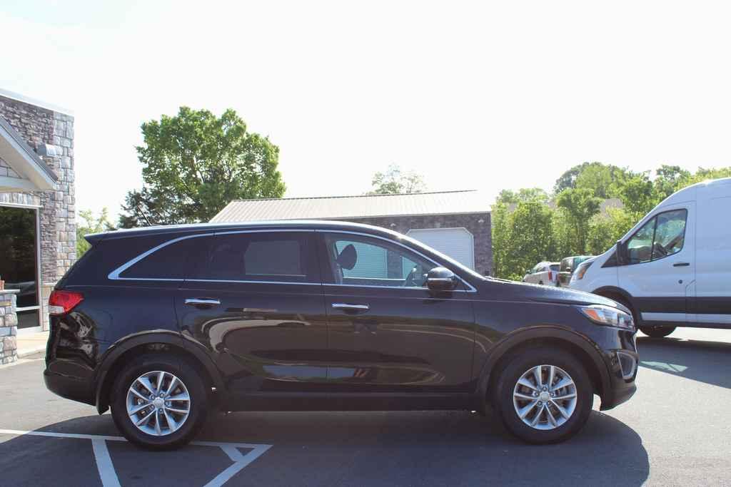 used 2018 Kia Sorento car, priced at $12,890