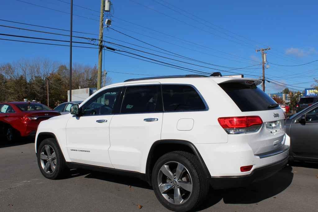 used 2015 Jeep Grand Cherokee car, priced at $11,890