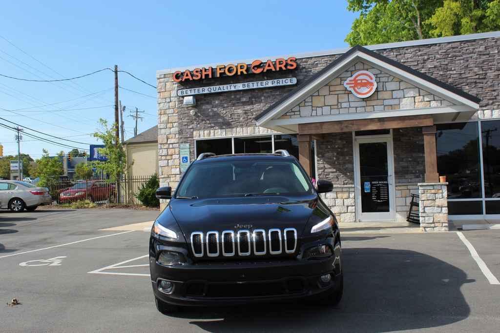 used 2018 Jeep Cherokee car, priced at $13,490