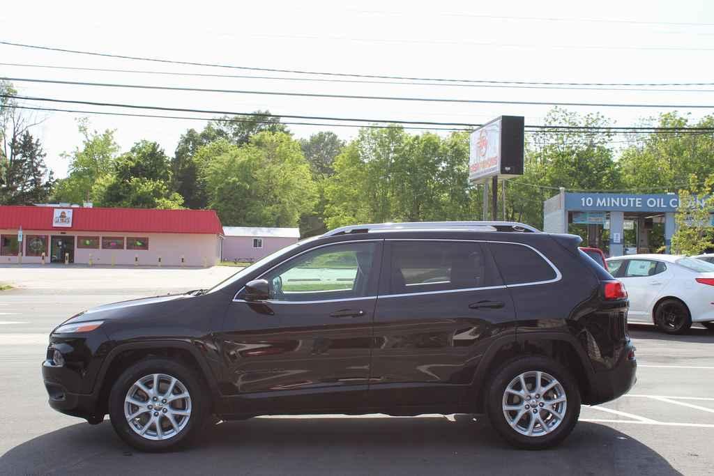 used 2018 Jeep Cherokee car, priced at $13,490