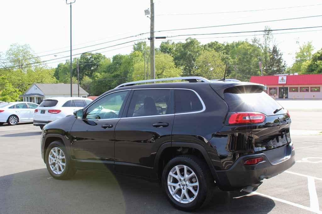 used 2018 Jeep Cherokee car, priced at $13,490