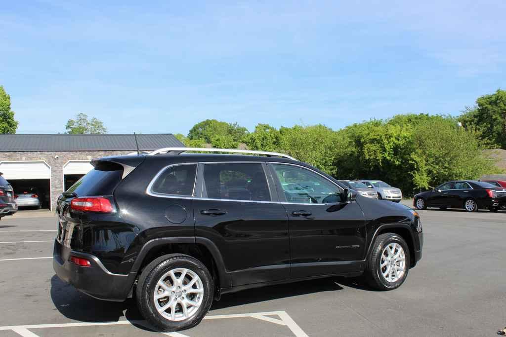 used 2018 Jeep Cherokee car, priced at $13,490