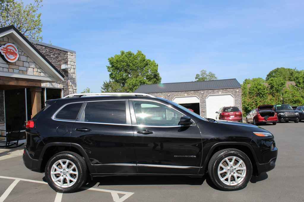 used 2018 Jeep Cherokee car, priced at $13,490