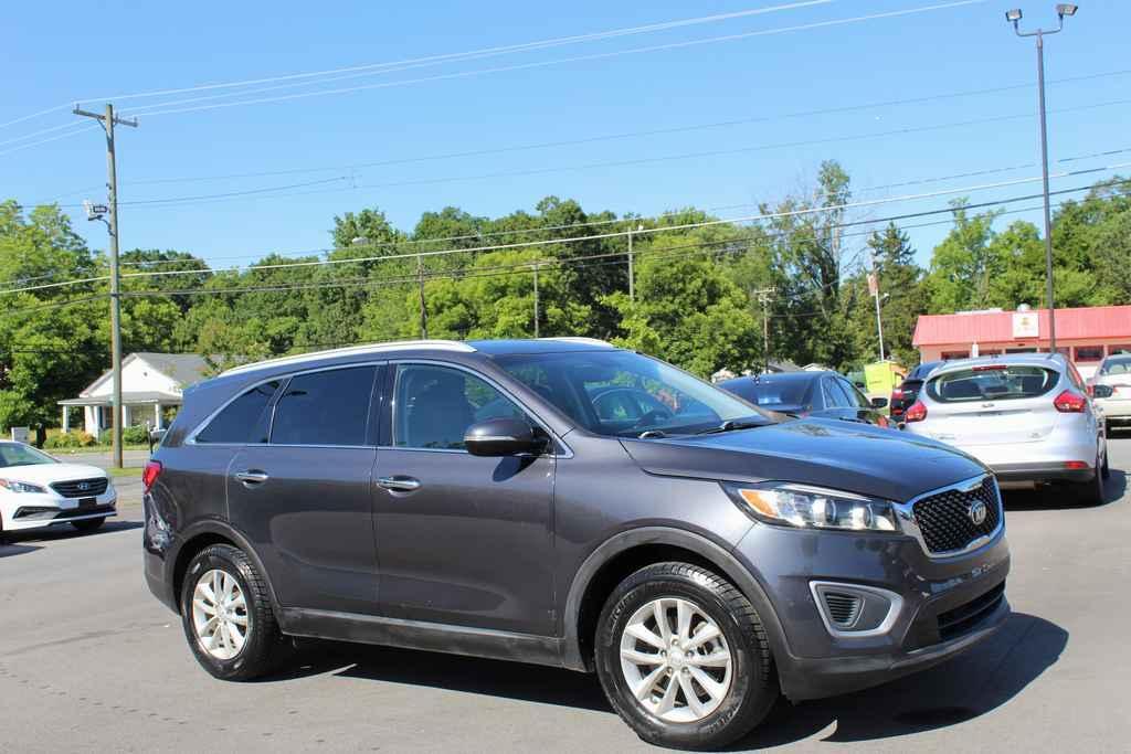 used 2017 Kia Sorento car, priced at $11,490