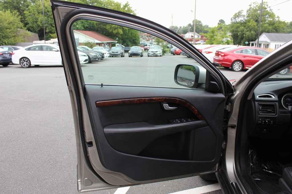 used 2012 Volvo XC70 car, priced at $7,490