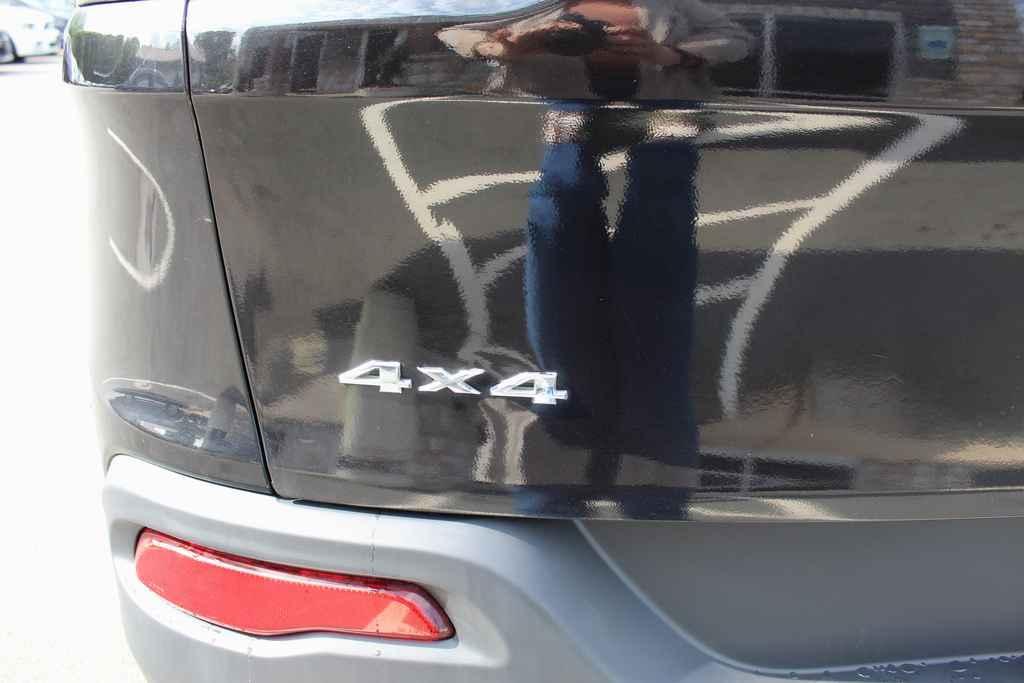 used 2014 Jeep Cherokee car, priced at $9,490