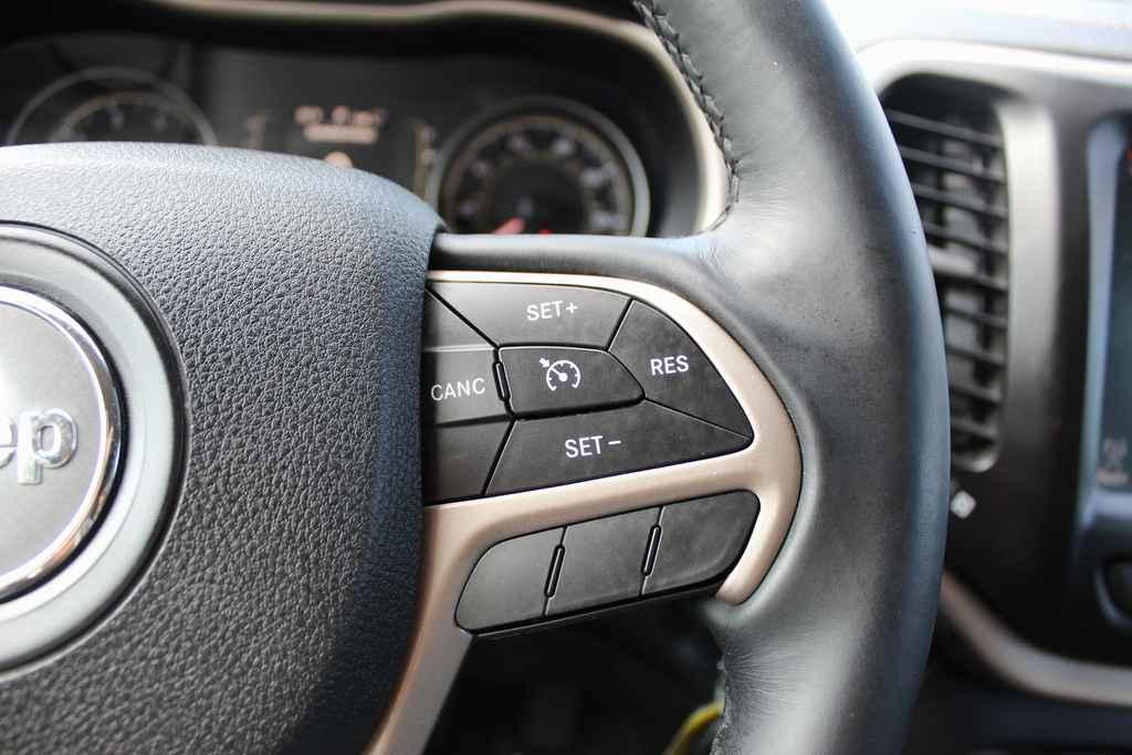 used 2014 Jeep Cherokee car, priced at $9,490