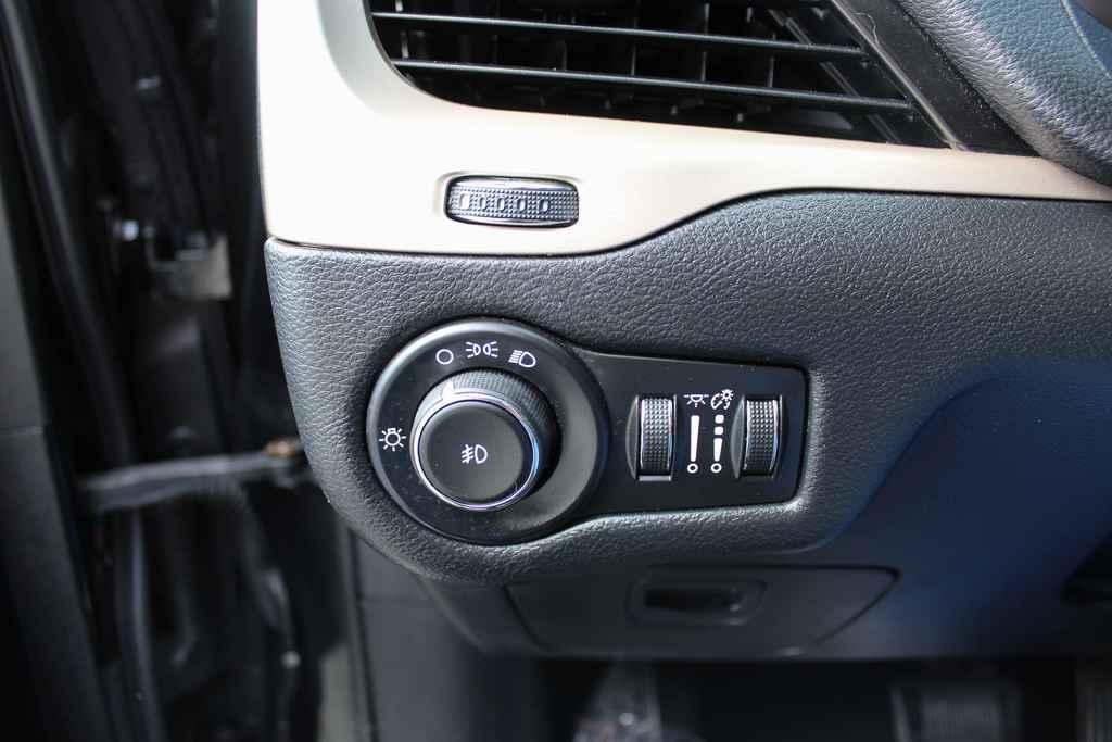 used 2014 Jeep Cherokee car, priced at $9,490