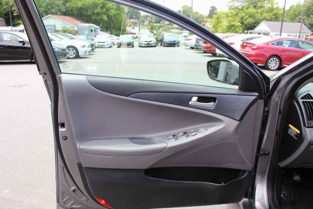 used 2013 Hyundai Sonata car, priced at $7,990