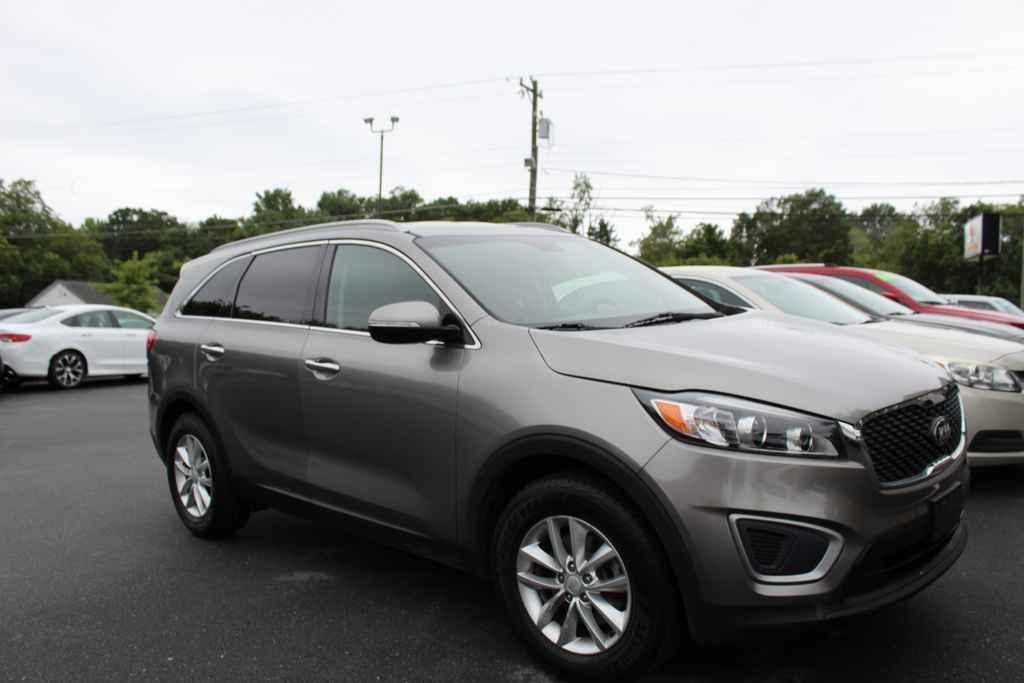 used 2018 Kia Sorento car, priced at $11,290