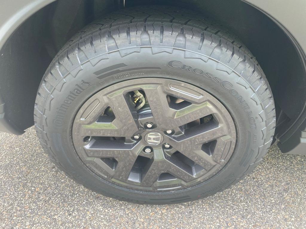 new 2026 Honda CR-V Hybrid car, priced at $38,435