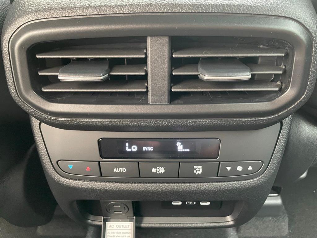 new 2025 Honda Pilot car, priced at $48,555