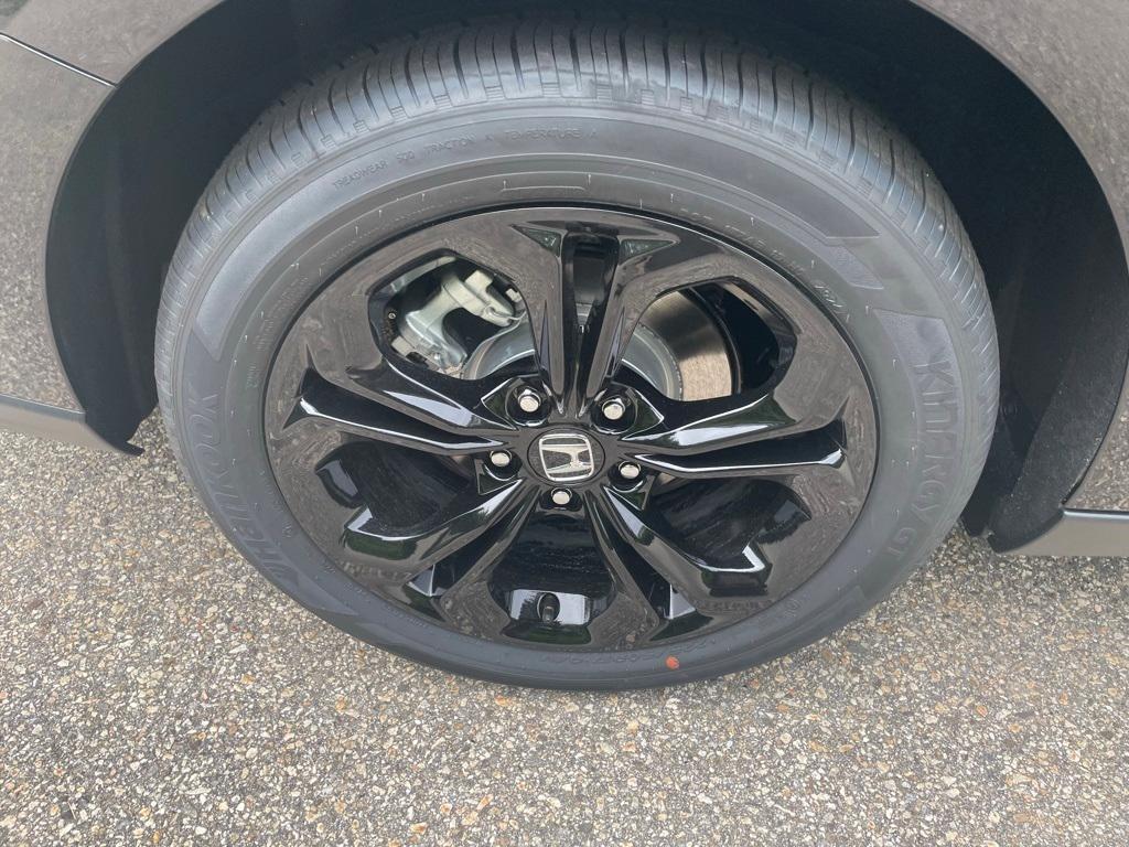 new 2025 Honda Accord car, priced at $30,274