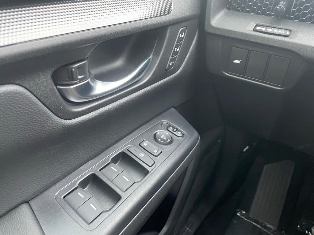 new 2026 Honda CR-V Hybrid car, priced at $39,733
