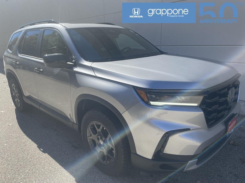 new 2025 Honda Pilot car, priced at $48,145