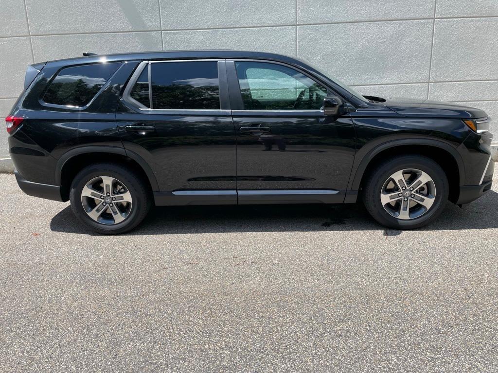 new 2025 Honda Pilot car, priced at $45,030