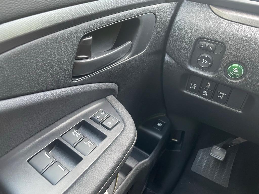 new 2025 Honda Ridgeline car, priced at $40,398