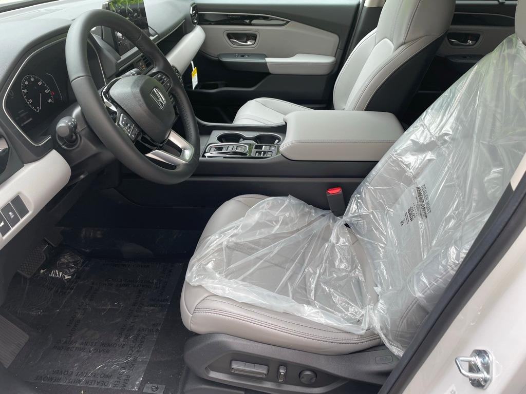 new 2025 Honda Pilot car, priced at $46,005
