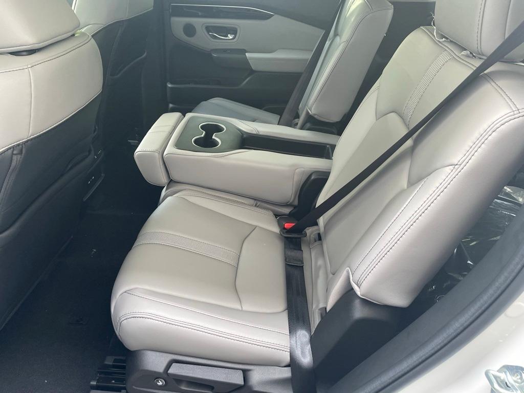 new 2025 Honda Pilot car, priced at $45,505