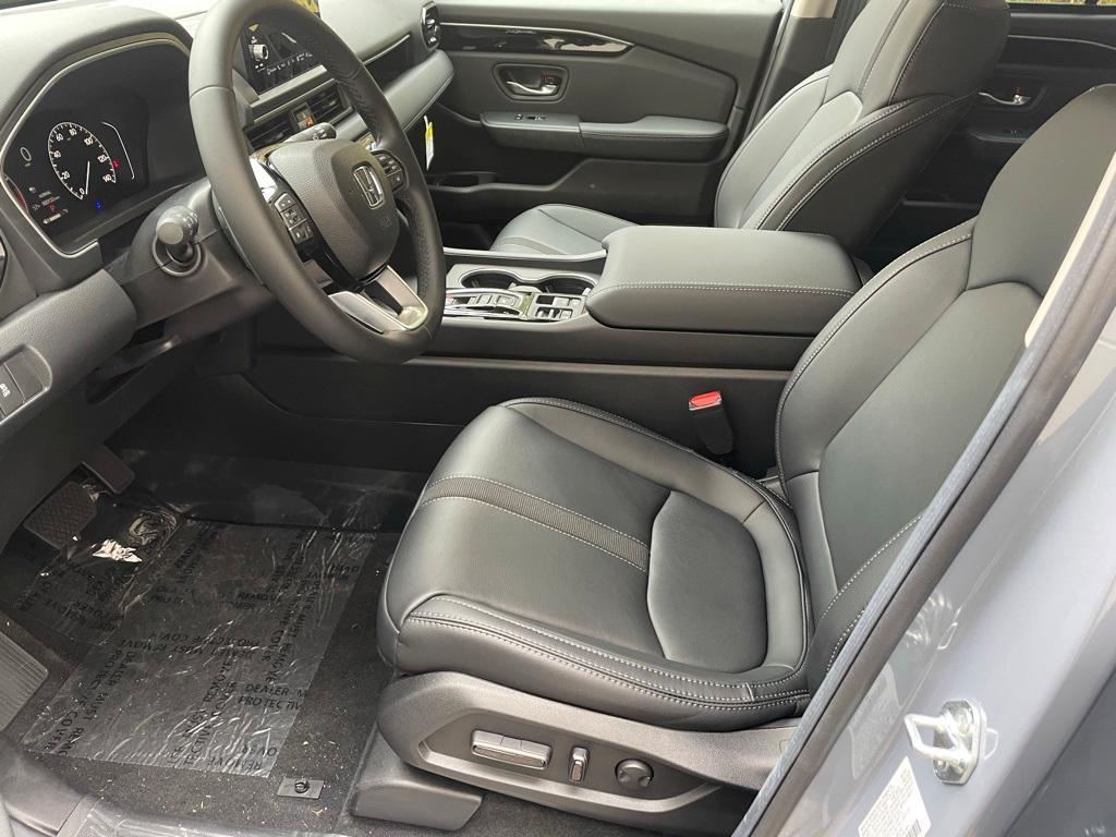 new 2025 Honda Pilot car, priced at $50,655