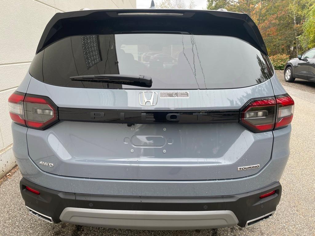 new 2025 Honda Pilot car, priced at $50,655