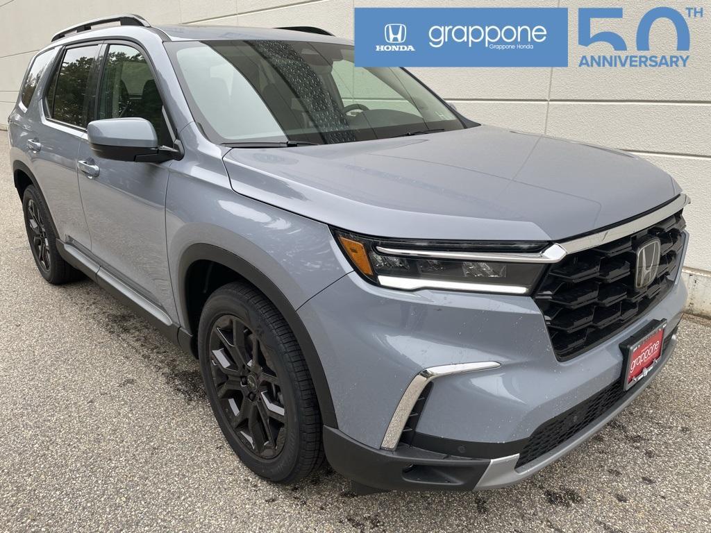 new 2025 Honda Pilot car, priced at $50,655