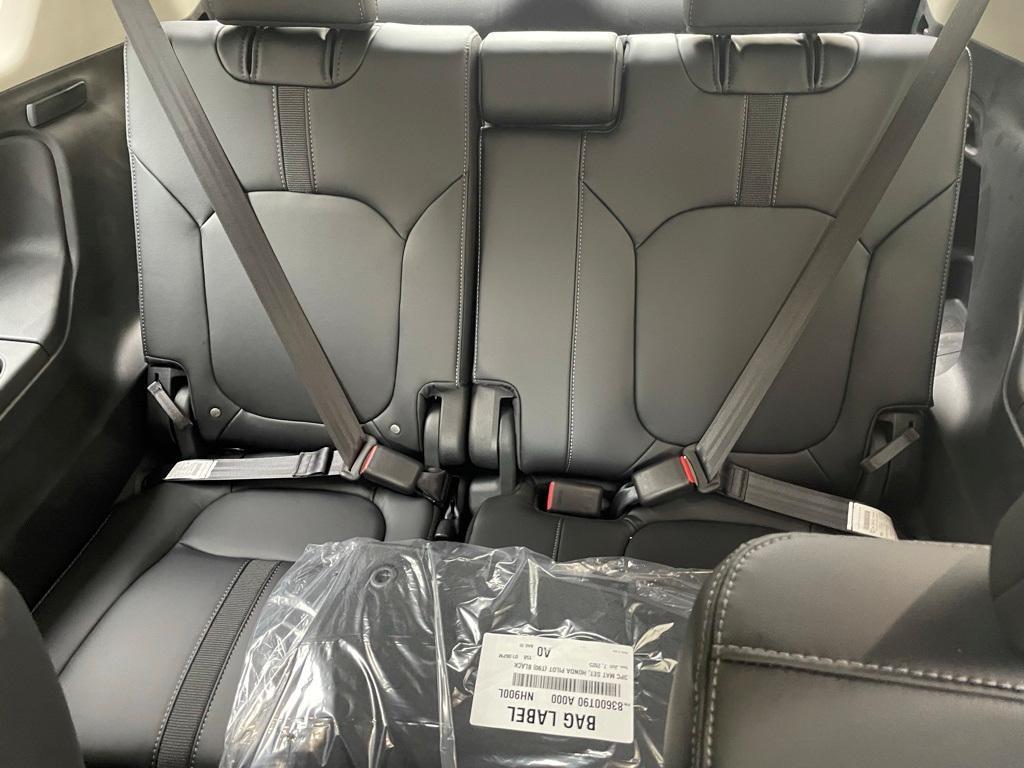 new 2025 Honda Pilot car, priced at $50,655