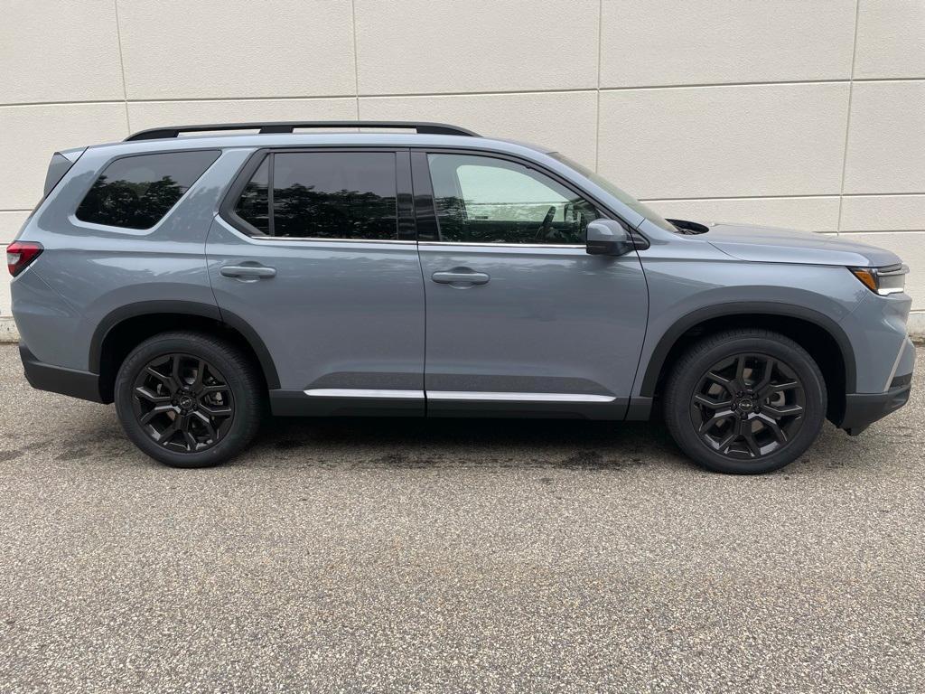 new 2025 Honda Pilot car, priced at $50,655