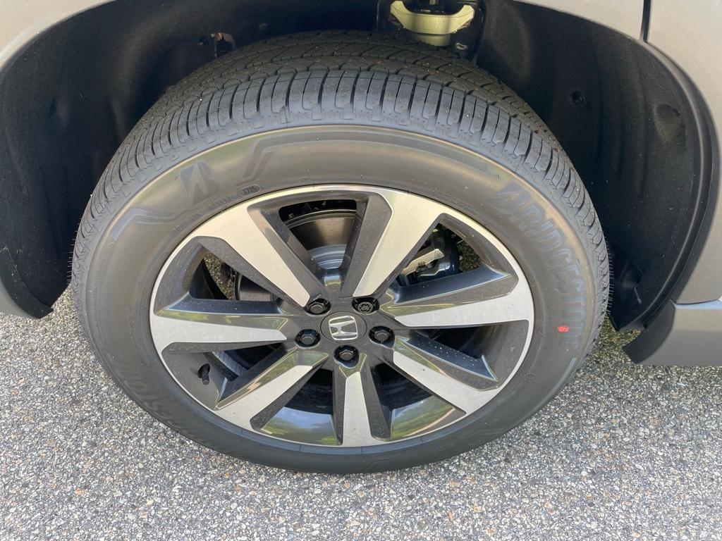 new 2025 Honda Pilot car, priced at $49,749