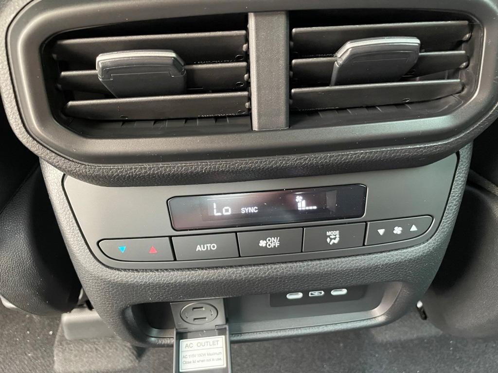 new 2025 Honda Pilot car, priced at $48,100