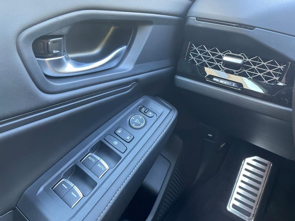 new 2025 Honda Accord Hybrid car, priced at $33,268