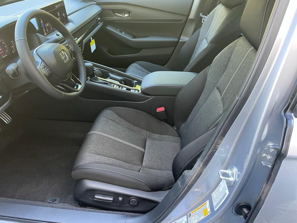new 2025 Honda Accord Hybrid car, priced at $33,268