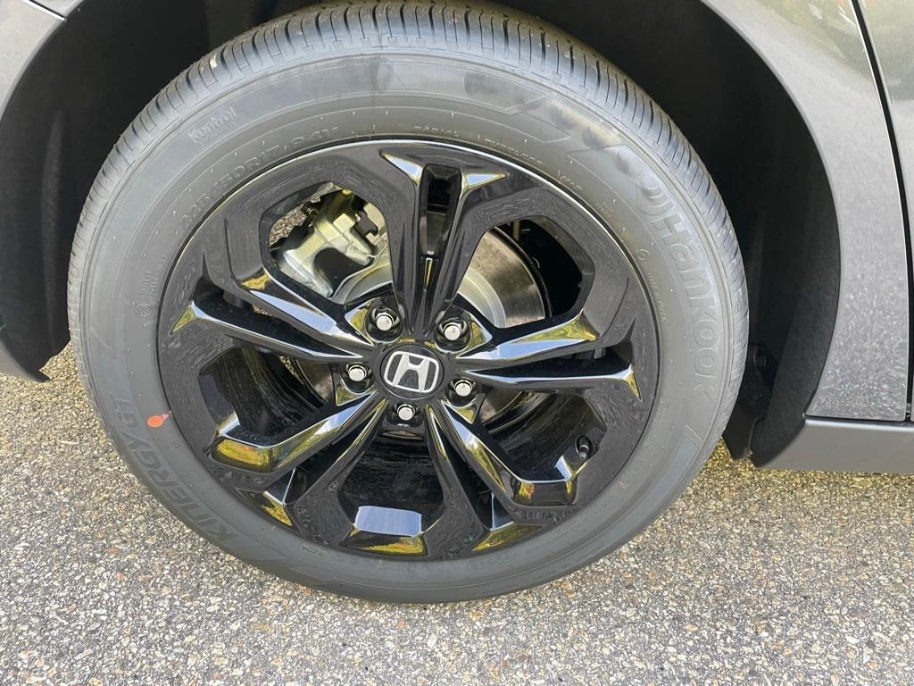 new 2025 Honda Accord car, priced at $30,319
