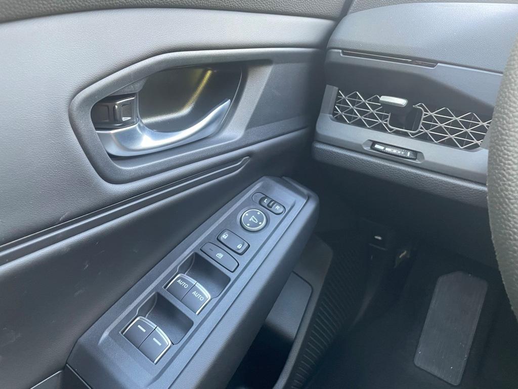 new 2025 Honda Accord car, priced at $30,319