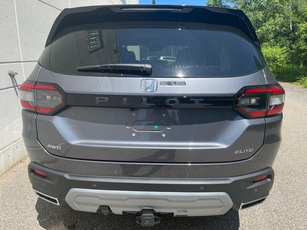new 2025 Honda Pilot car, priced at $54,020