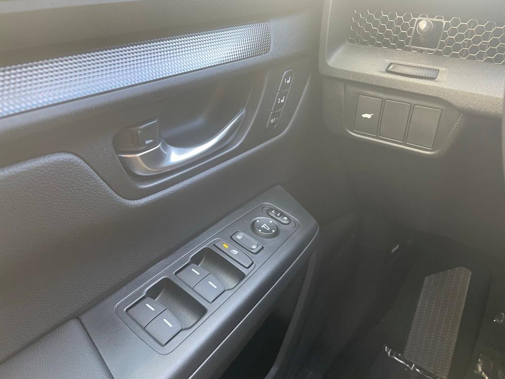 new 2026 Honda CR-V Hybrid car, priced at $40,015