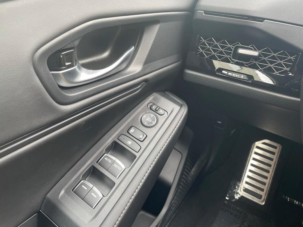 new 2025 Honda Accord Hybrid car, priced at $33,223