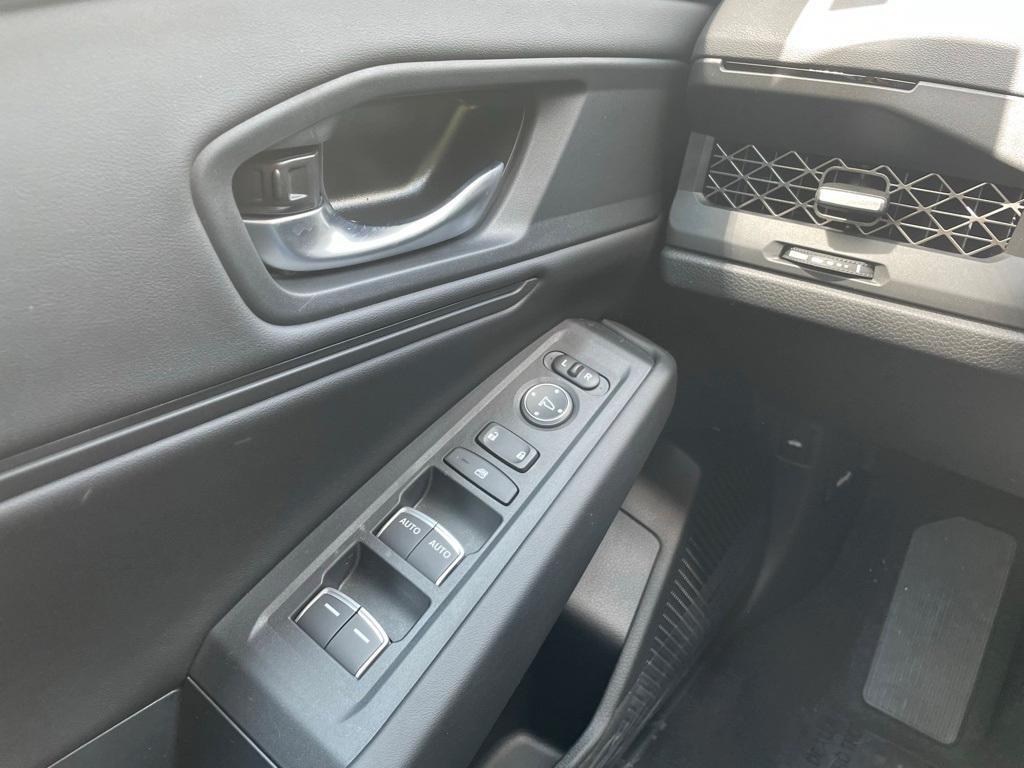 new 2025 Honda Accord car, priced at $30,274