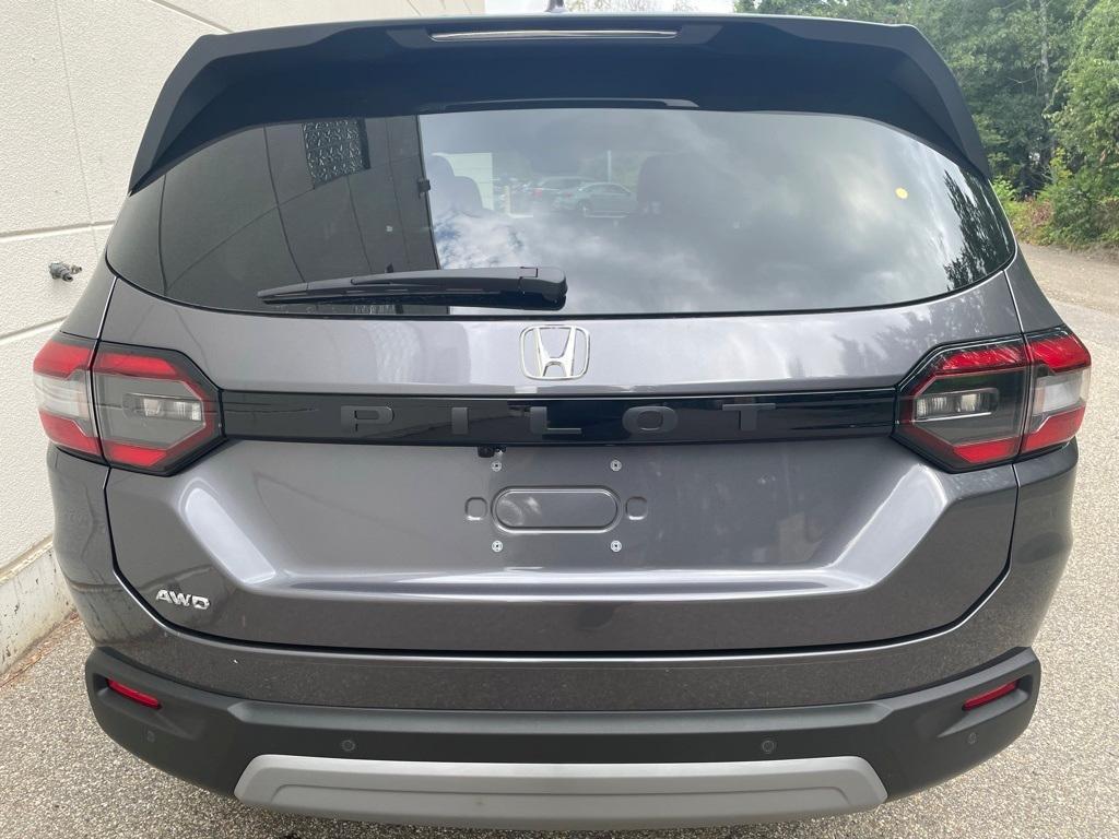 new 2025 Honda Pilot car, priced at $45,075