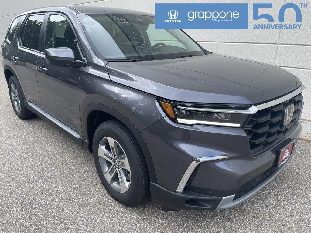 new 2025 Honda Pilot car, priced at $45,075