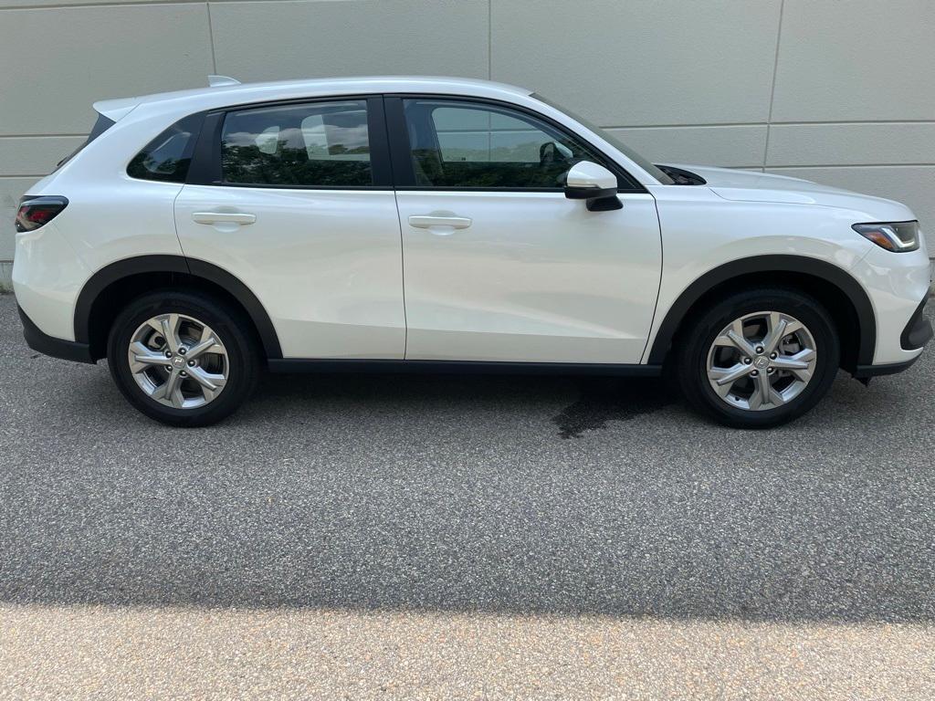 new 2025 Honda HR-V car, priced at $27,935