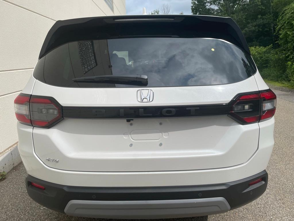 new 2025 Honda Pilot car, priced at $45,485